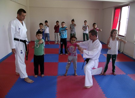 Kulu Halk Eğitim Merkezi’nde karate kursu açıldı