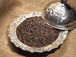 Kesiklere karabiber ile tedavi