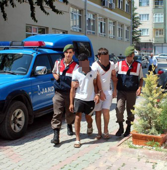 Kaçırılan genç kız minibüsten atlayarak kurtuldu