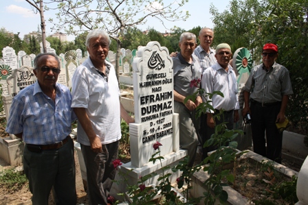 Efraim Durmaz kabri başında anıldı