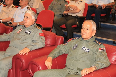 Komutanlar hakiki mühimmat atışlarını izledi