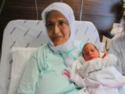 54 yaşında anne oldu