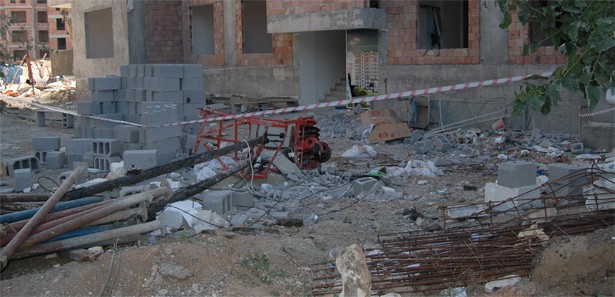Fakültenin inşaatı çöktü: 3 yaralı