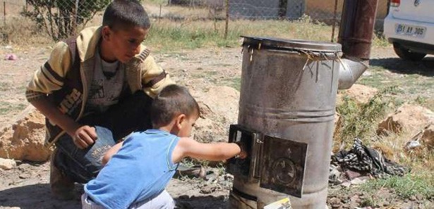 Acı hissetmeyen iki kardeş hayrete düşürüyor