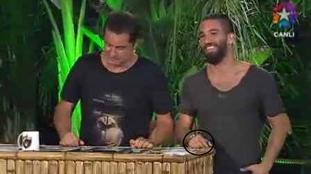 Sinem kınada Arda alyanssız Survivor’da