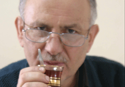 33 yıl içtiği sigarayı bıraktı