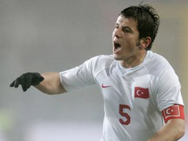 Emre Belezoğlu da oyunun rengini açıkladı!