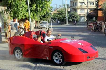 Mersinli işçi kendi spor arabasını üretti