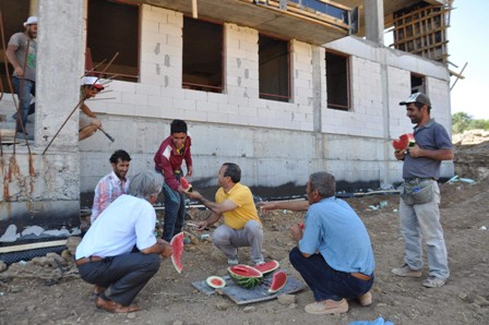 Kaymakam Sonel’den okul inşaatlarına inceleme