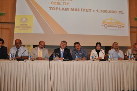 Akyürek taksicilerle bir araya geldi