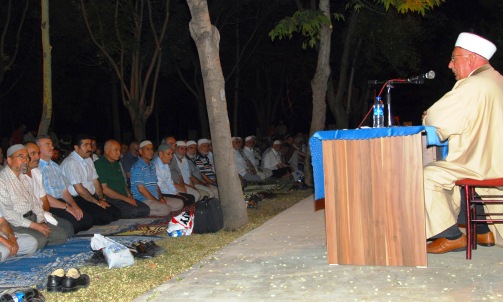 Tarihi namazgahta teravihe ne dersiniz?