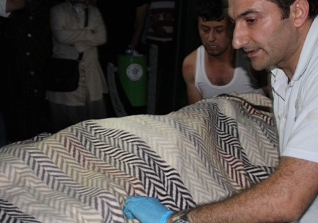 Yanlış anlamadan çıkan kavgada 2 kişi bıçaklandı