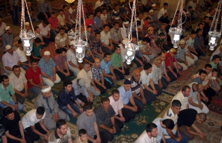İlk teravih namazında camiler doldu taştı