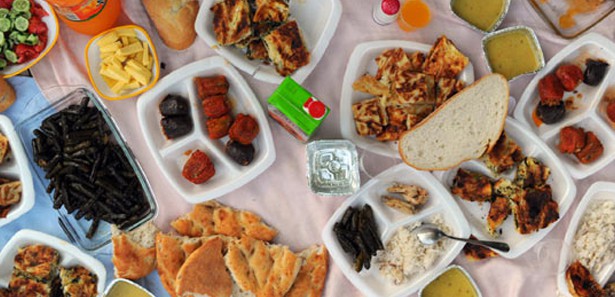 İftarda hızlı yemekten kaçının