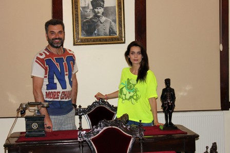 Esen tiyatro ekibi Akşehir seyircisine hayran kaldı