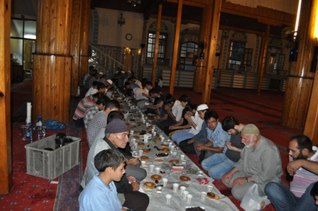 Kapu Camii’nde iftar bir başka