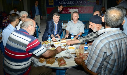 Büyükşehir’in Geleneksel Mahalle İftarları başladı