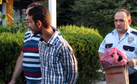 Çaldığı sigaralarla kaçarken polise yakalandı