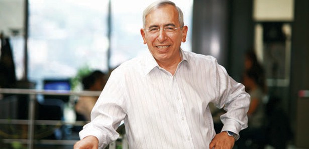 Oral Çalışlar'ın el sıkıştığı gazete belli oldu