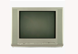 AK Partililerden televizyon armağanı