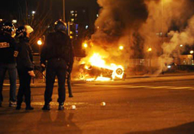 Paris'te sarı yeleklilere eylem yasağı