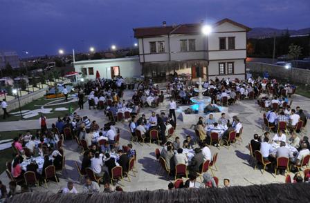 Meram Belediyesi çalışanları iftarda buluştu