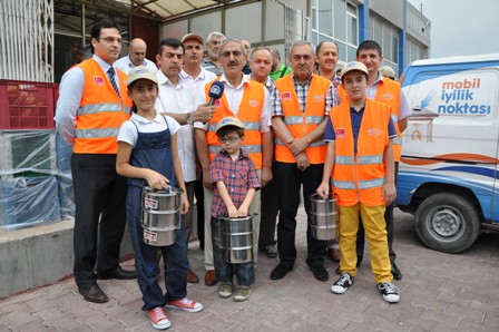 Kimse Yok Mu İftar Çadırını Muhtaç Ailelerin Sofralarına Taşıdı