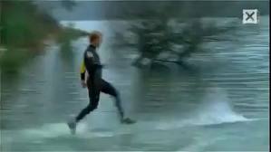 Su üzerinde koşmak mümkün mü? TIKLA İZLE