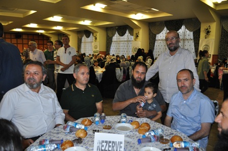 AYDER İHH "den İftar Yemeği