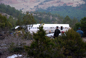 Atlasjet'e ait yolcu uçağı düştü
