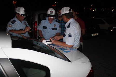 Beyşehir’de modifiye araçlara ve motosikletlere sıkı takip