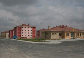 Akşehir'de TOKİ, öğrenci yurdu yaptırıyor