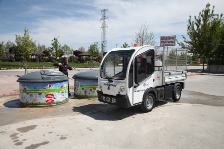 Şehir merkezinde çöpler günde üç defa alınıyor