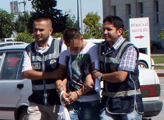 İnternetten fuhuşa aracılık eden şüpheli tutuklandı