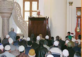 Cuma'ya gidenler niçin artıyor?