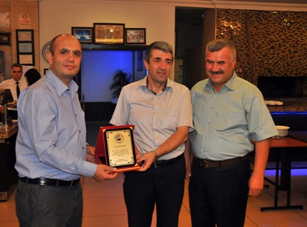 AKTSO’dan meclis üyelerine plaket