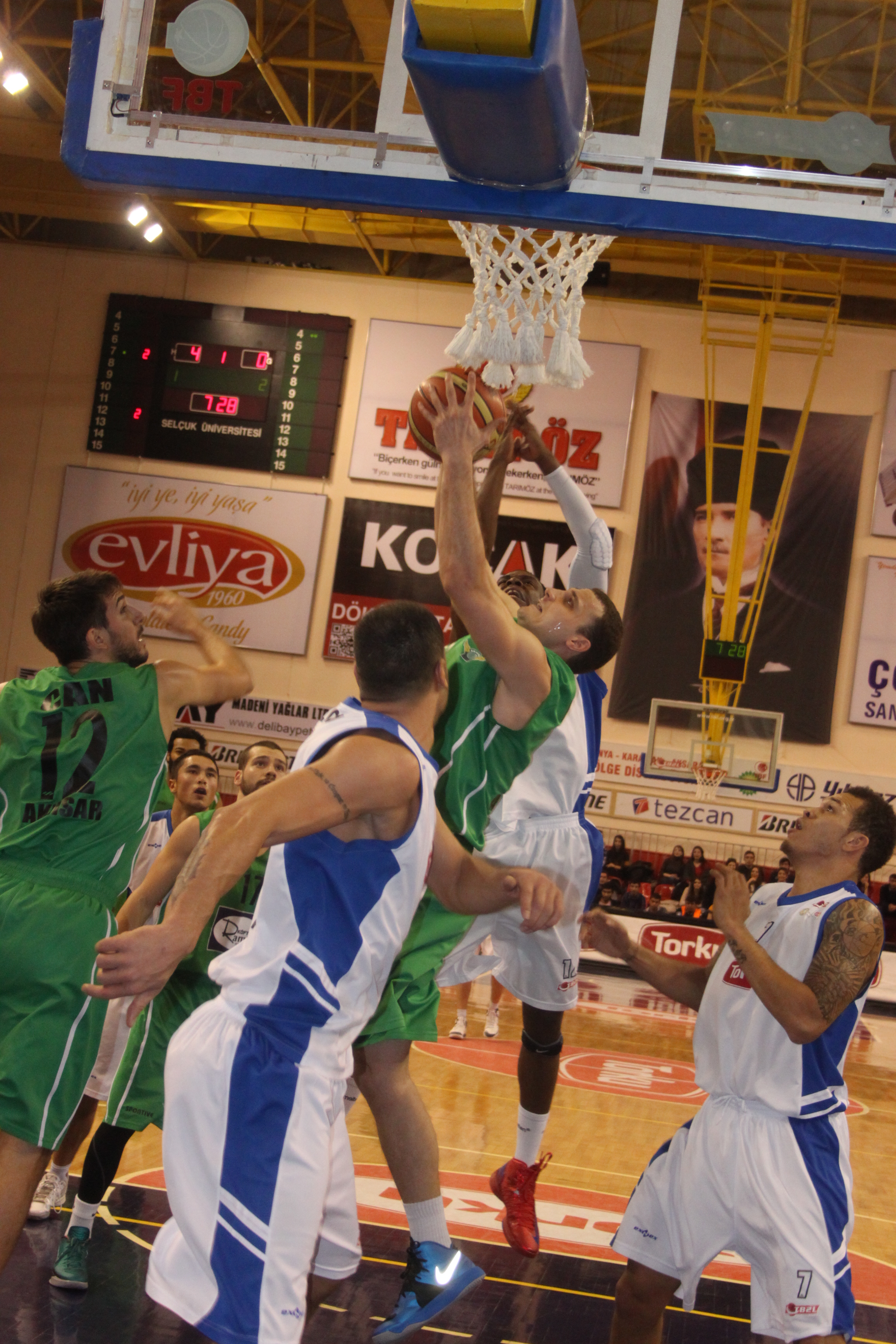 Üniversite’de kadro sil baştan