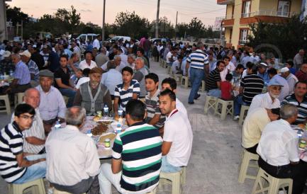 Kozanlılar Derneğinden İftar Yemeği