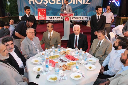 Kamalak Konya’da iftara katıldı