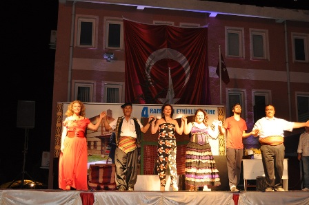 Yalçın Özden Tiyatrosu nostalji yaşattı