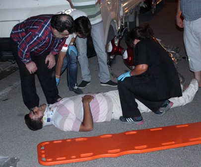 Aracın kapısını açınca bisiklet sürücüsü kaza yaptı