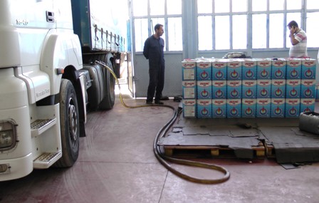 Polisten '10 numara yağ' baskını
