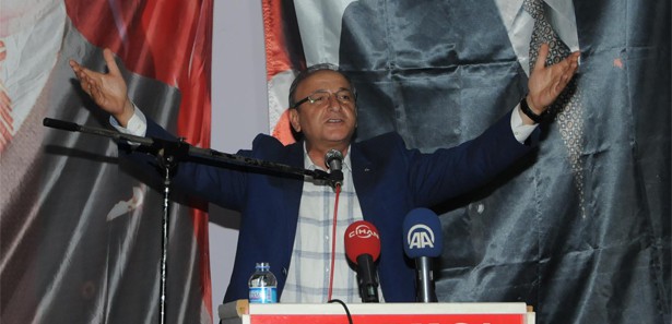 Oktay Vural, hükümete düdüklüyle yüklendi