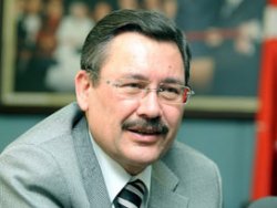 Melih Gökçek Ankara'da rakipsiz