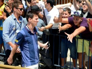 Barcelona Ağlama Duvarı'nı Ziyaret Etti