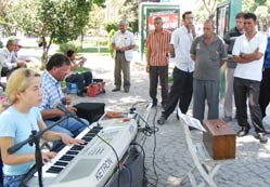 Görme özürlülerden müzik ziyafeti