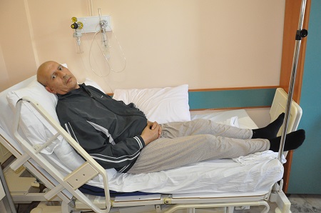 Akciğerindeki Kanser Kaburgalarıyla Birlikte Alındı