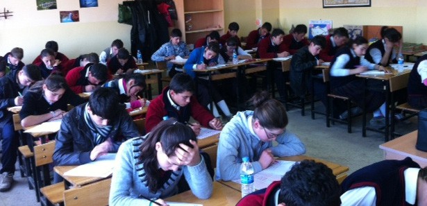 Binlerce öğrenci ve velinin beklediği haber!