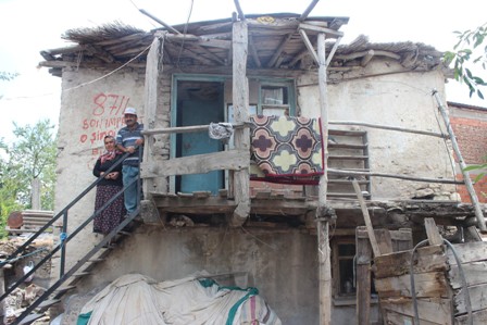 Evlerinin yıkılmasından korkuyorlar