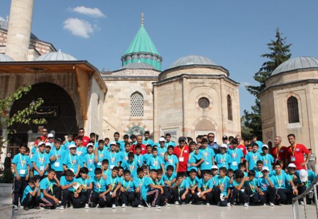 Mersinli öğrenciler Mevlana Müzesini ziyaret etti